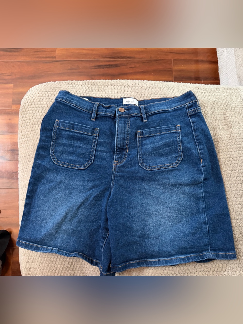 Nicole Miller shorts - size 8 women’s